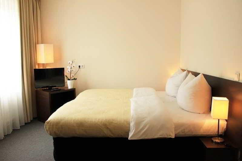Hotel Luetzow Berlin Exterior photo