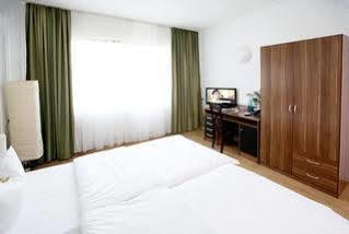 Hotel Luetzow Berlin Exterior photo
