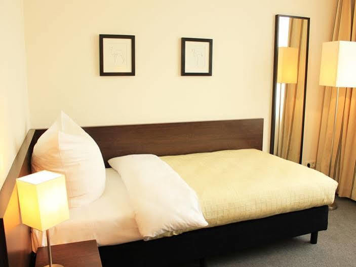 Hotel Luetzow Berlin Exterior photo