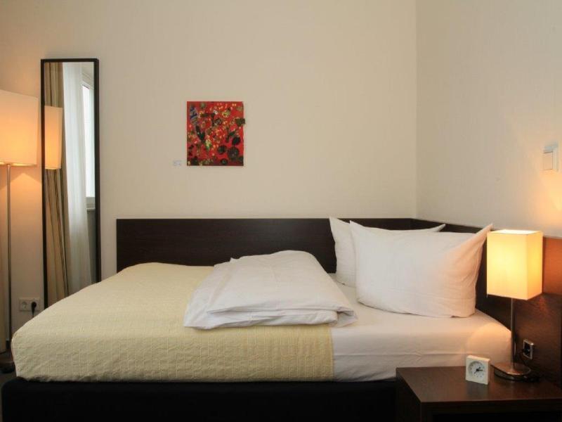 Hotel Luetzow Berlin Exterior photo