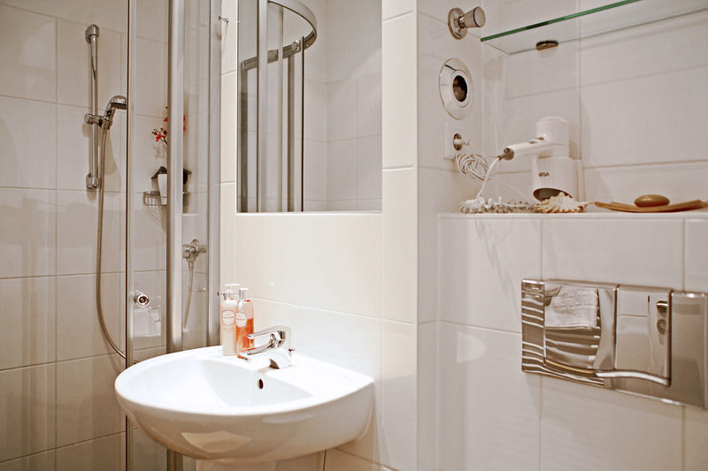 Hotel Luetzow Berlin Exterior photo