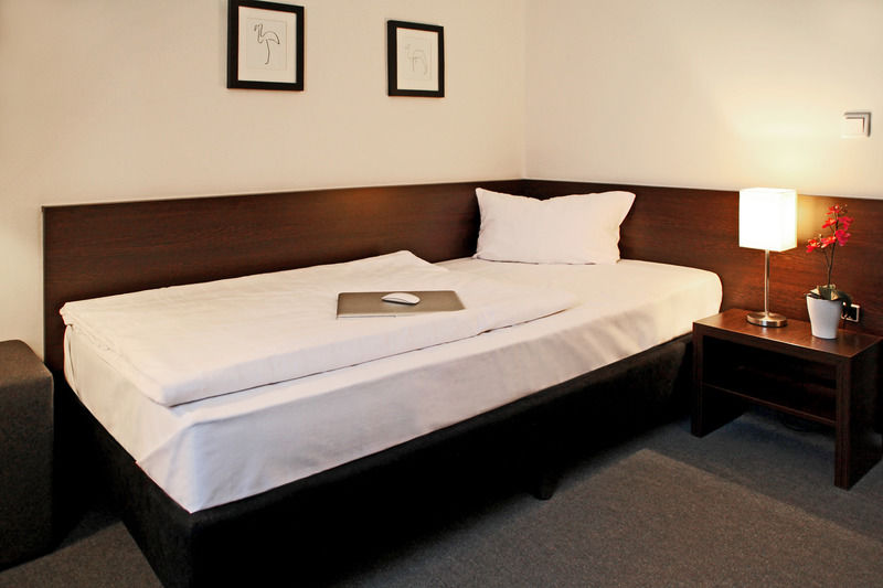 Hotel Luetzow Berlin Exterior photo